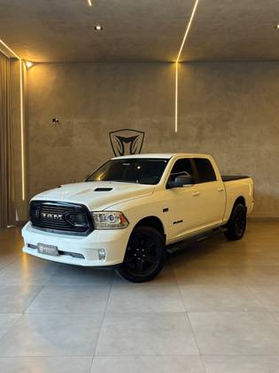 RAM CLASSIC 5.7 V8 GASOLINA LARAMIE CD 4X4 AUTOMÁTICO
